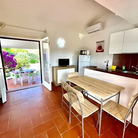 Vermentino - - 200m From The - Garden - Wi-fi - Ac - Bbq - Parking - Pet Friendly